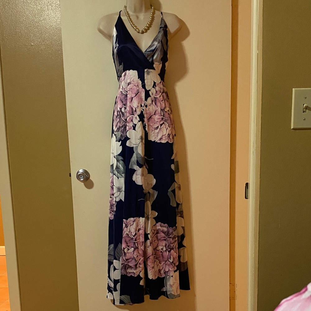 Elegant Floral Maxi Dress in Navy and Pink